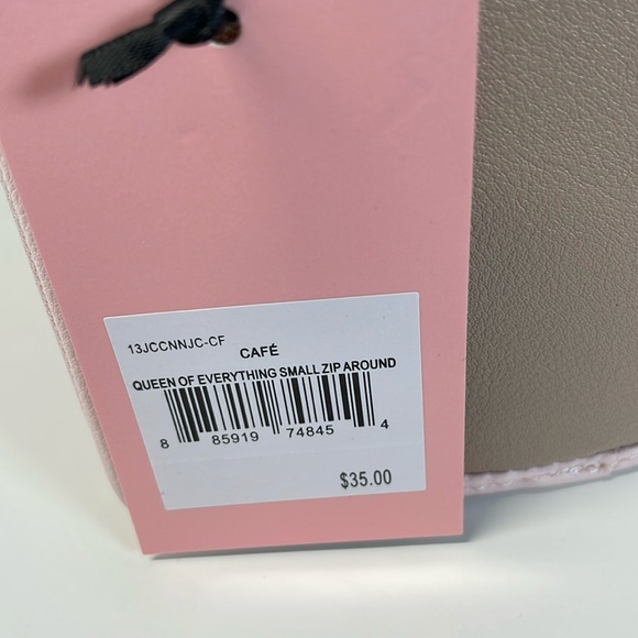 Juicy CoutureQueen Of Everything Small Zip Around Wallet - Picture 6 of 7